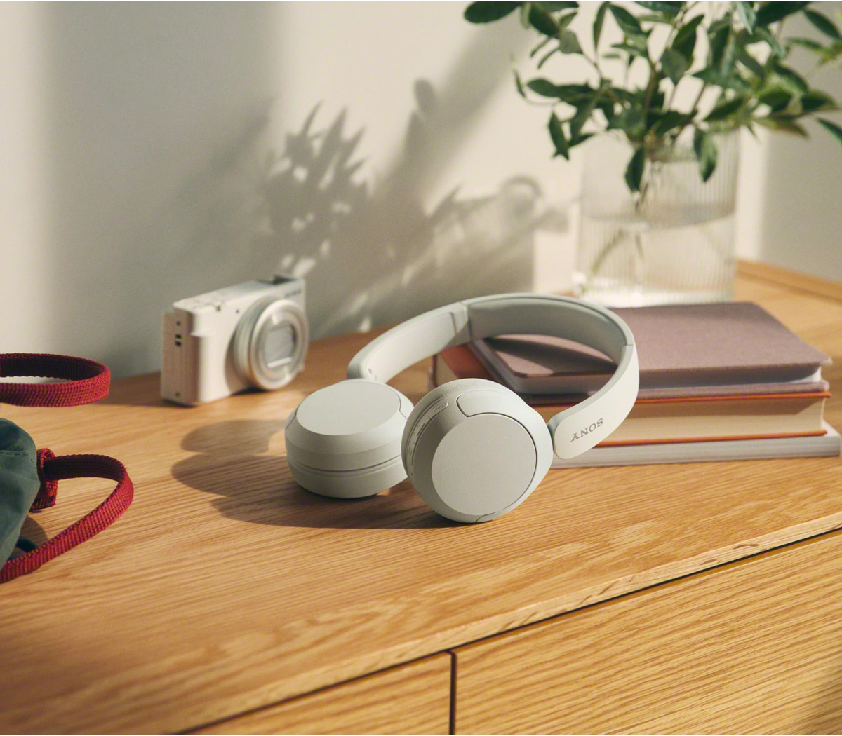 Sony CH520 Wireless Headphone (White)