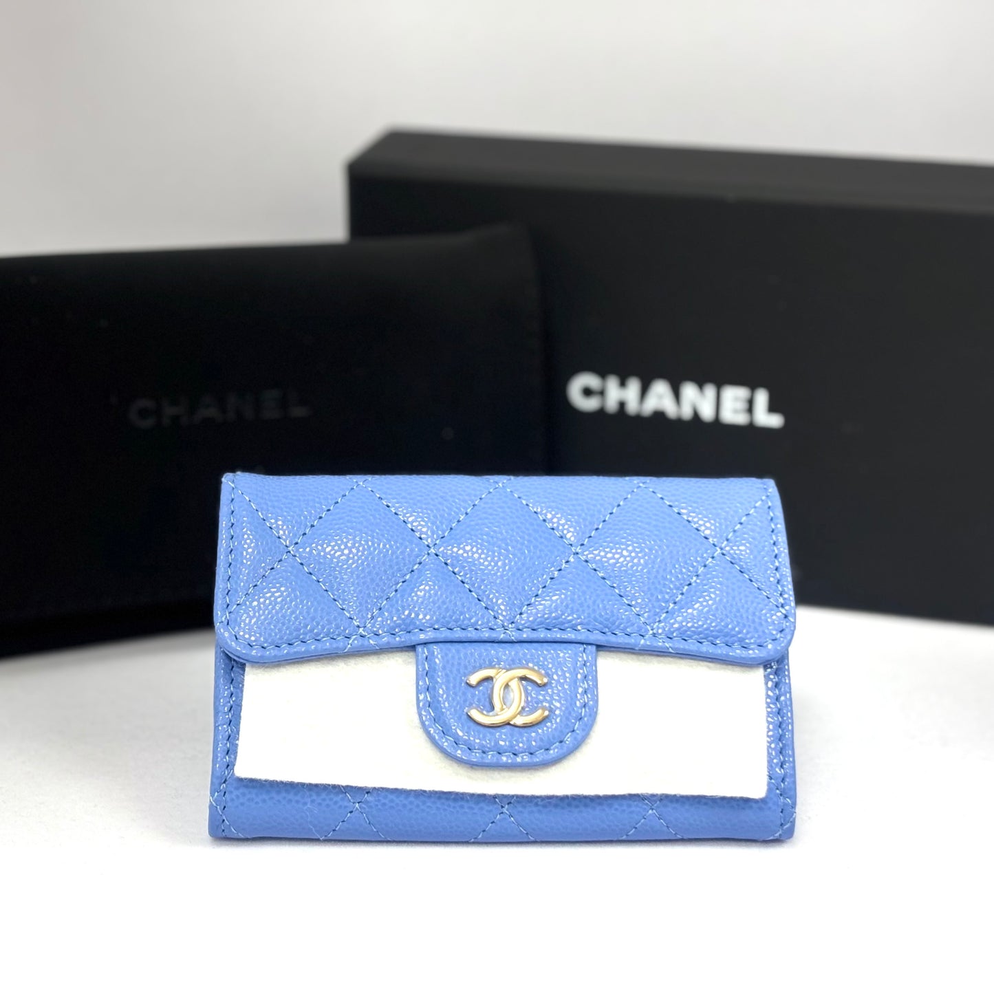 Chanel classic card holder caviar Light Blue/Gold (Brand New) 全新